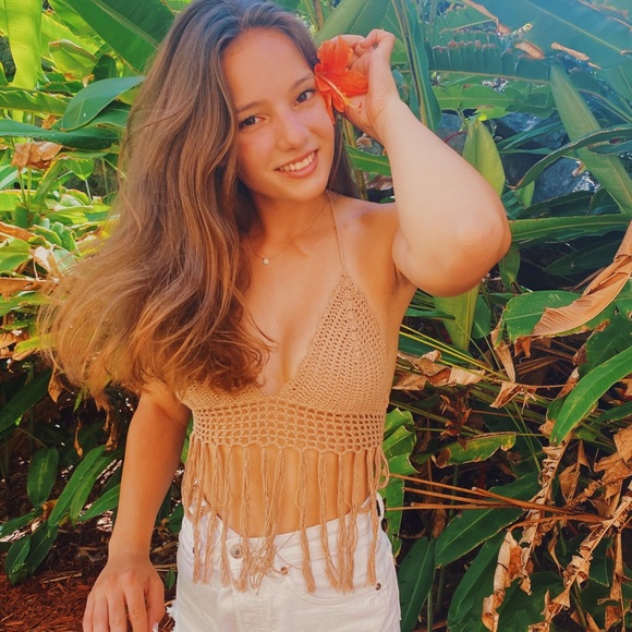 Meet your Posher, Ana! - Picture 2 of 4